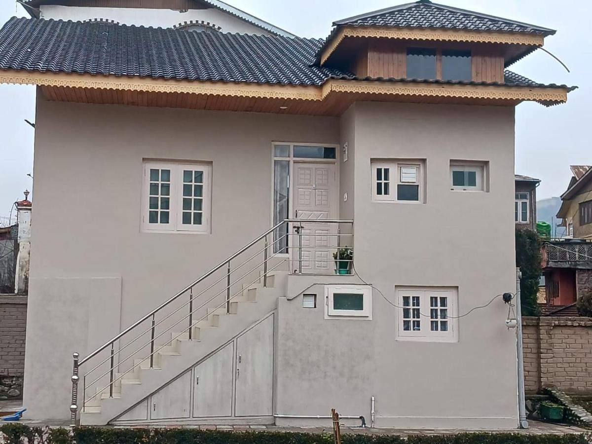 Farsal Villa Srīnagar Exterior foto