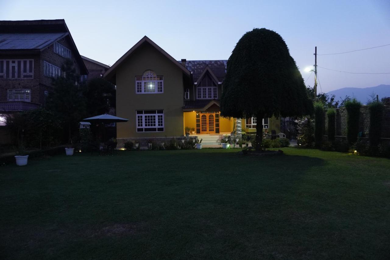Farsal Villa Srīnagar Exterior foto