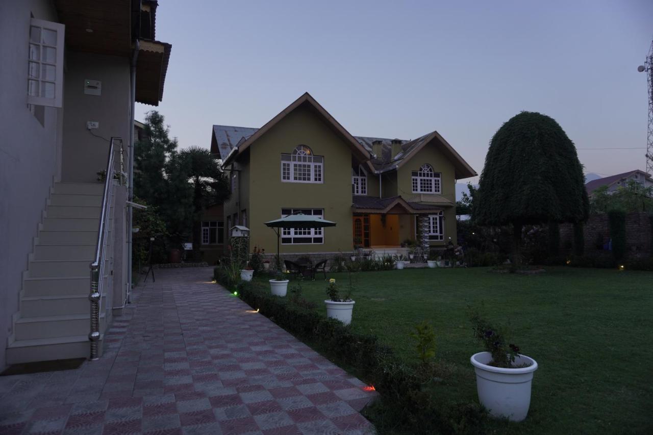 Farsal Villa Srīnagar Exterior foto